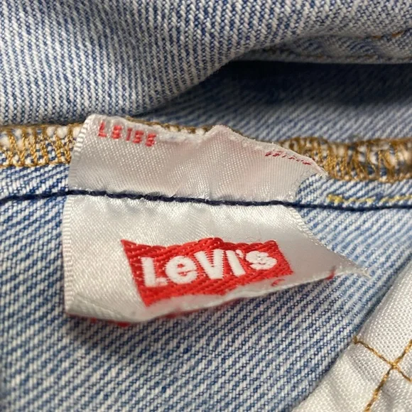 VINTAGE LEVI’S 501 PREMIUM CUT OFF DISTRESSED JEAN SHORTS FESTIVAL DAISY DUKES - Picture 6 of 7